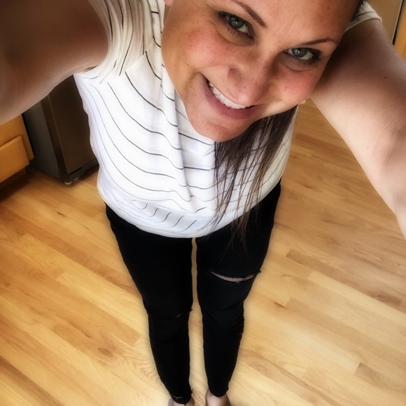 Meet your Posher, Katy - Picture 2 of 3